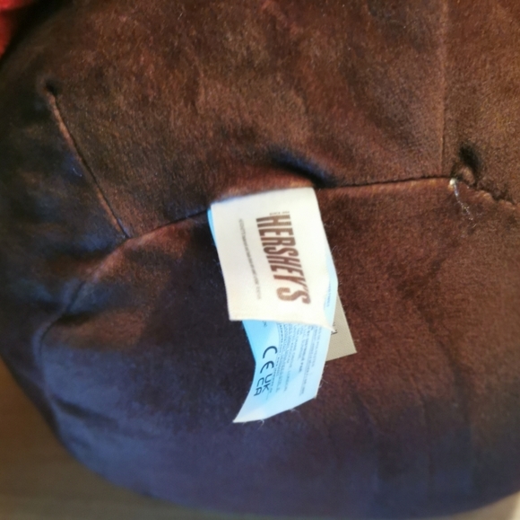 Large Vlad The Vampire Hershey's Milk Chocolate Squishmallow - Picture 4 of 5
